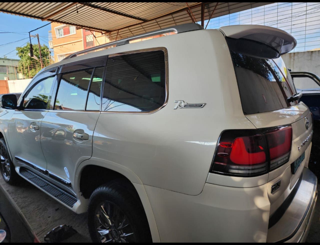 TOYOTA LANDCRUISER VX