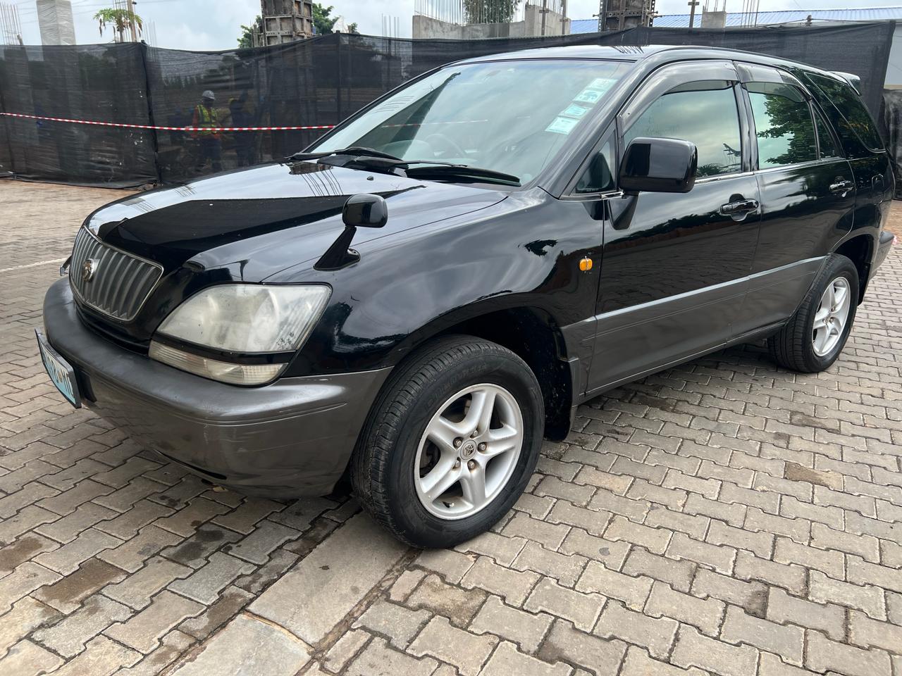 TOYOTA HARRIER