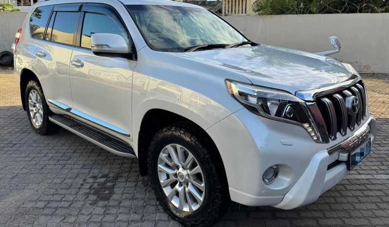 
								TOYOTA LAND CRUISE PRADO full									