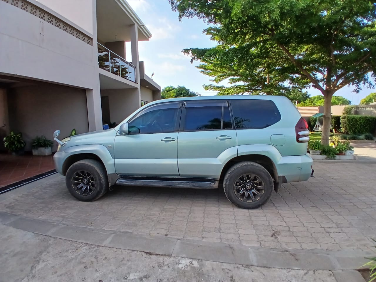 TOYOTA PRADO