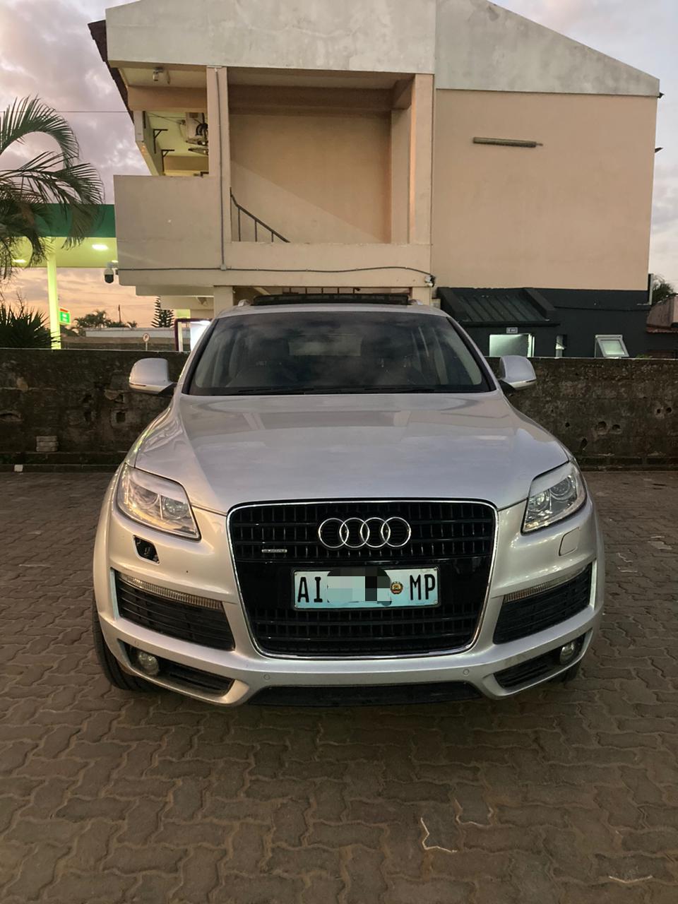 AUDI Q7 S line