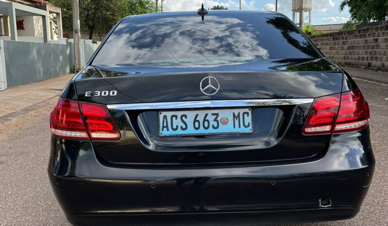 
								MERCEDES E300 full									