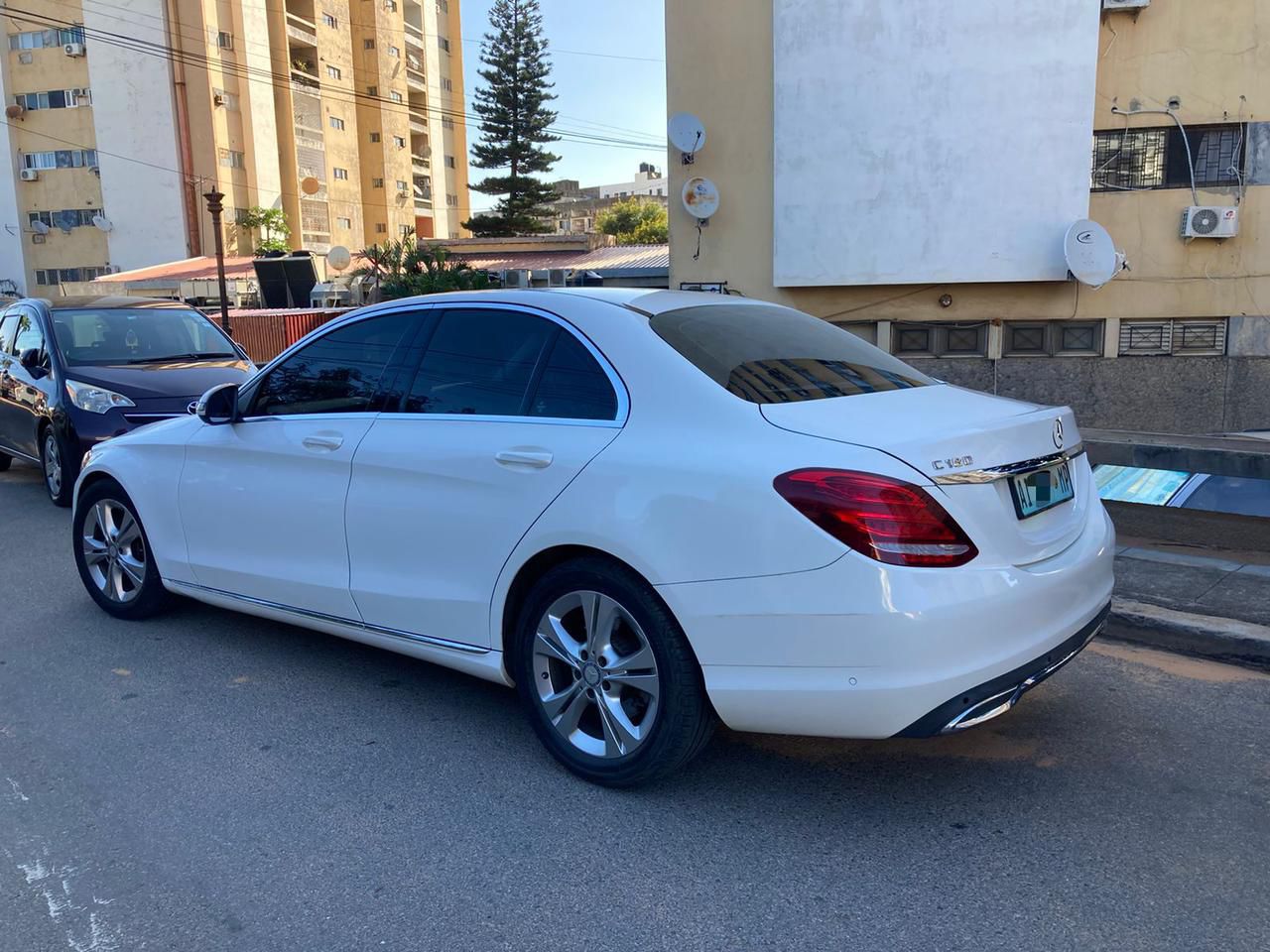 MERCEDES-BENZ C180