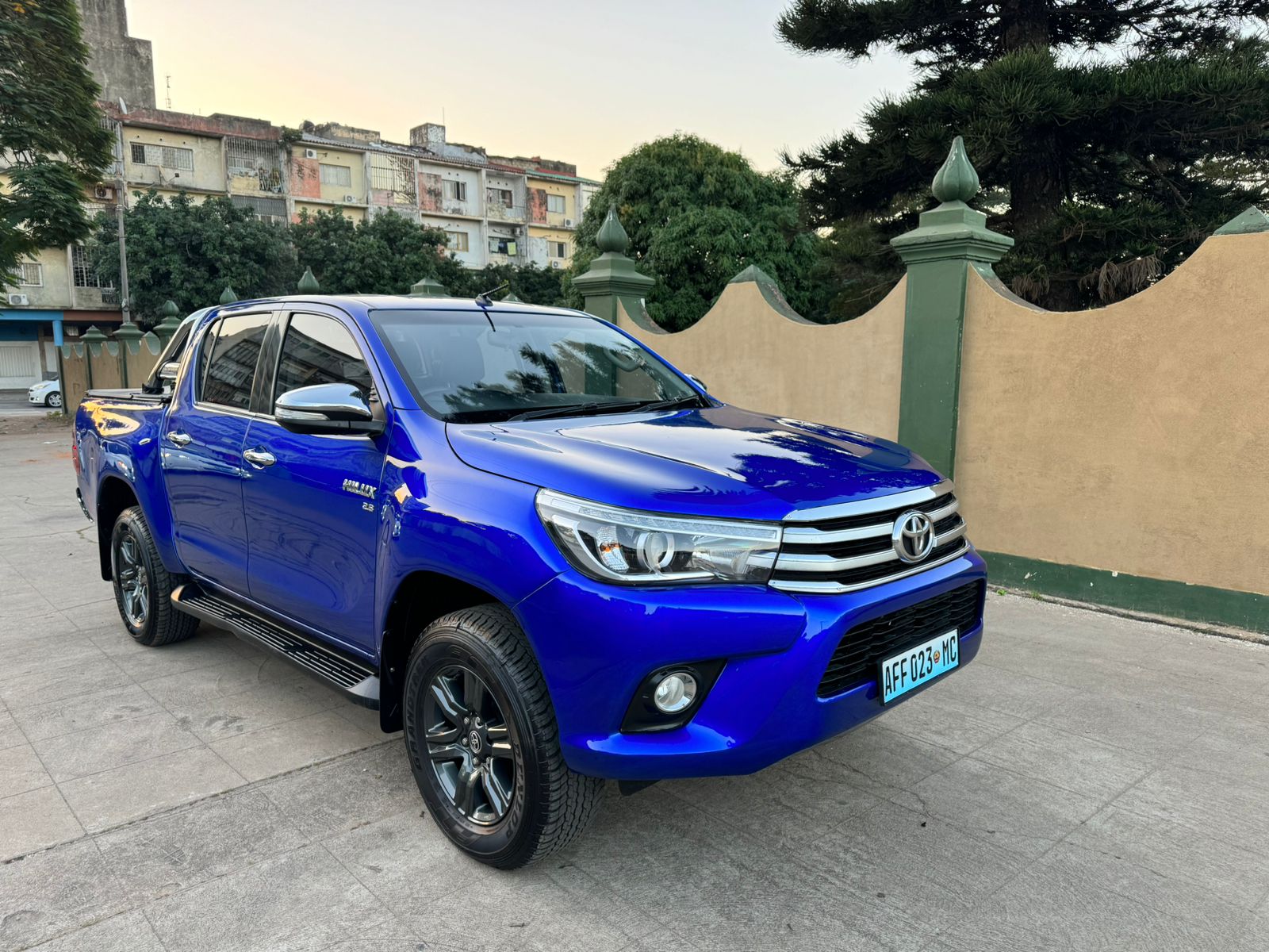 TOYOTA HILUX REVO