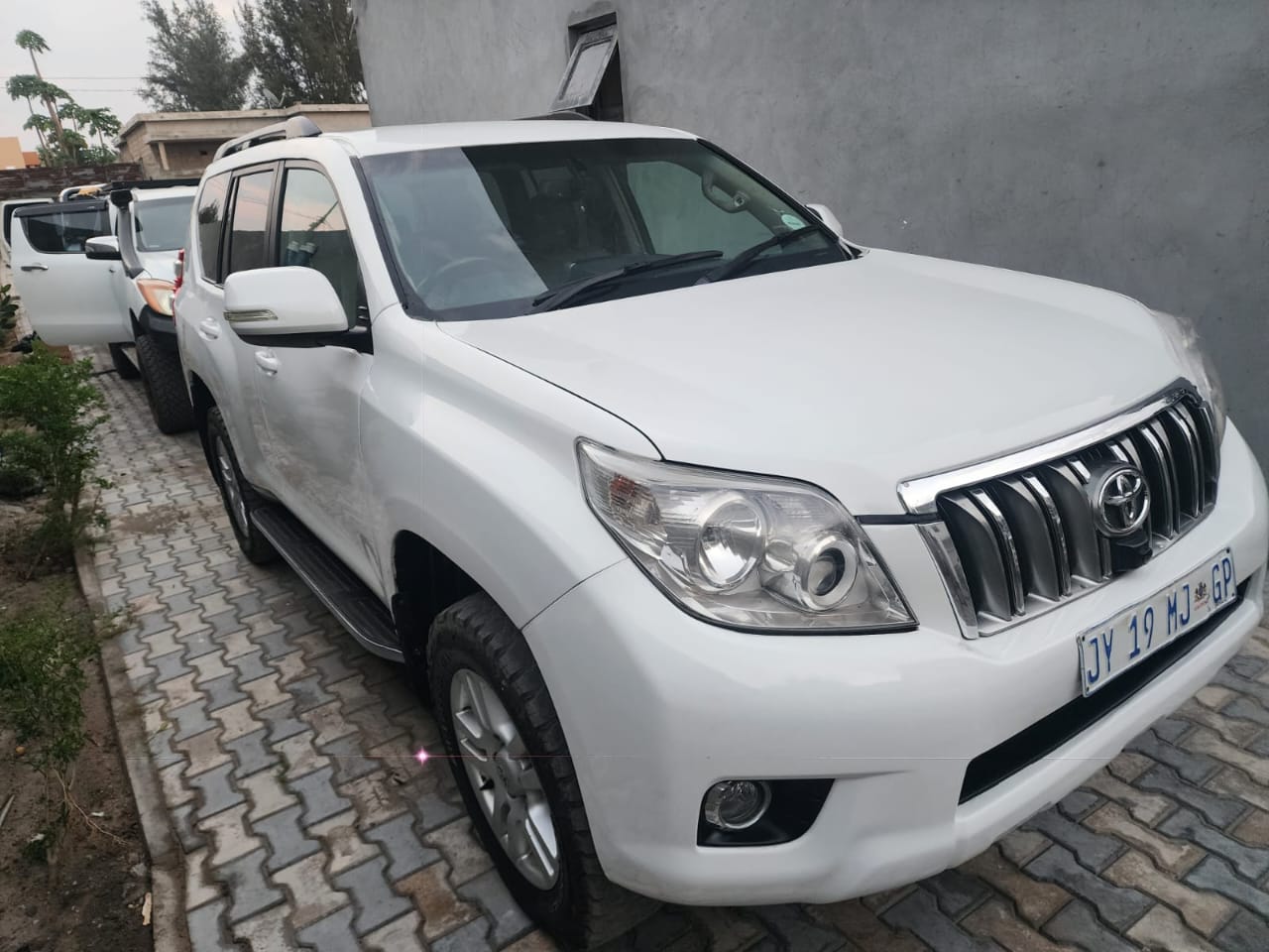 TOYOTA LAND CRUISER PRADO