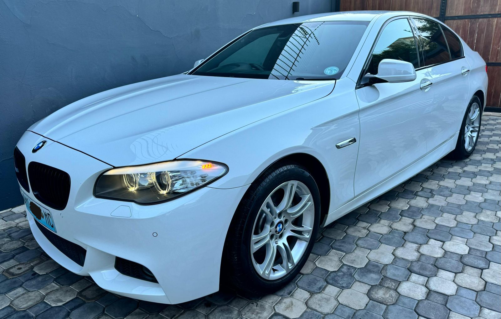 BMW 523i Msport