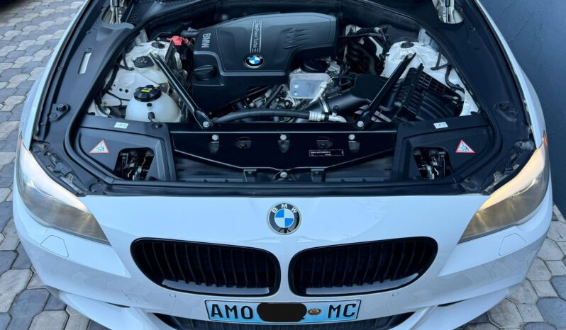 
								BMW 523i Msport full									