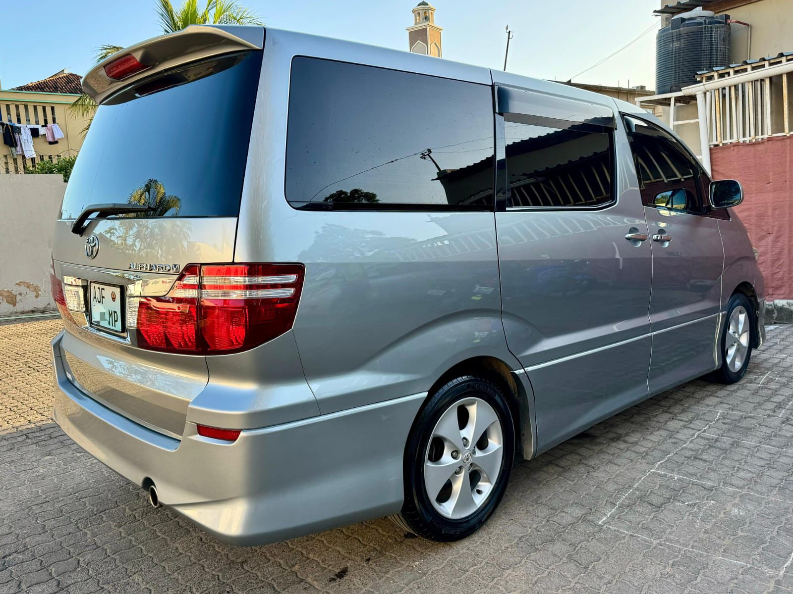 TOYOTA ALPHARD