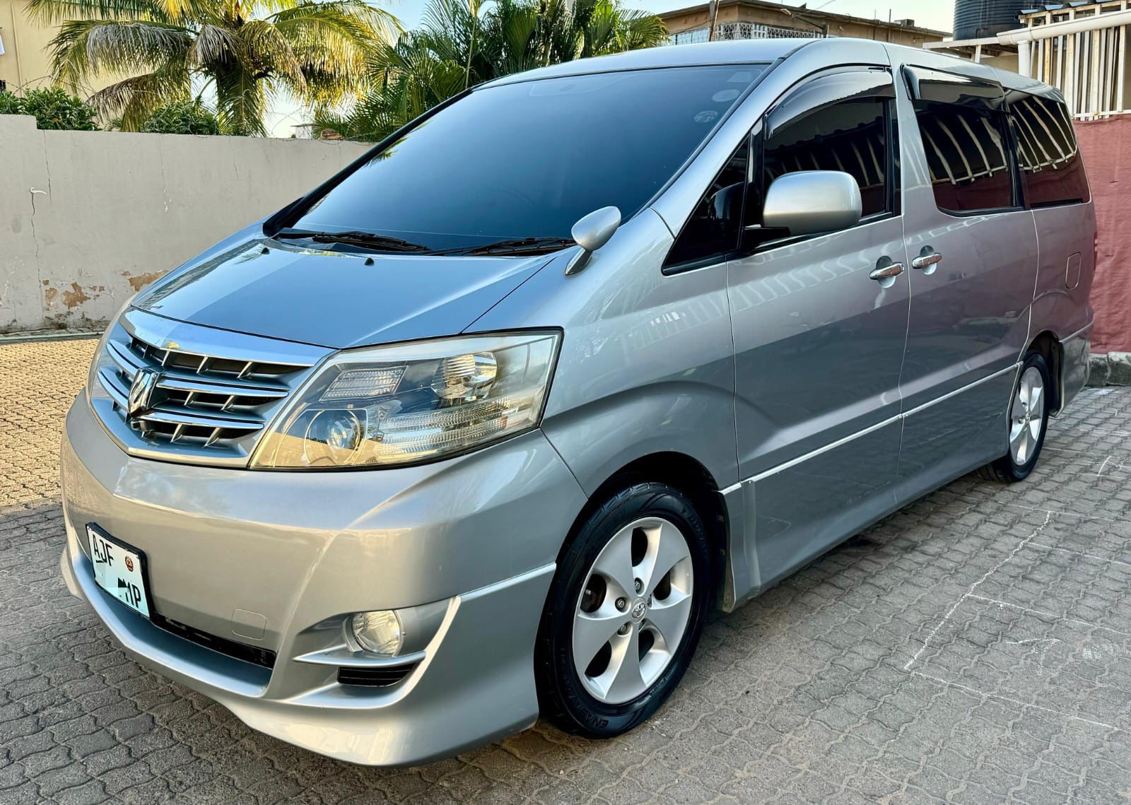 TOYOTA ALPHARD