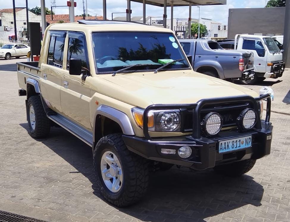 TOYOTA LAND CRUISER HZ