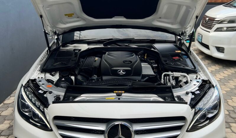 
								MERCEDES-BENZ C250 AMG full									