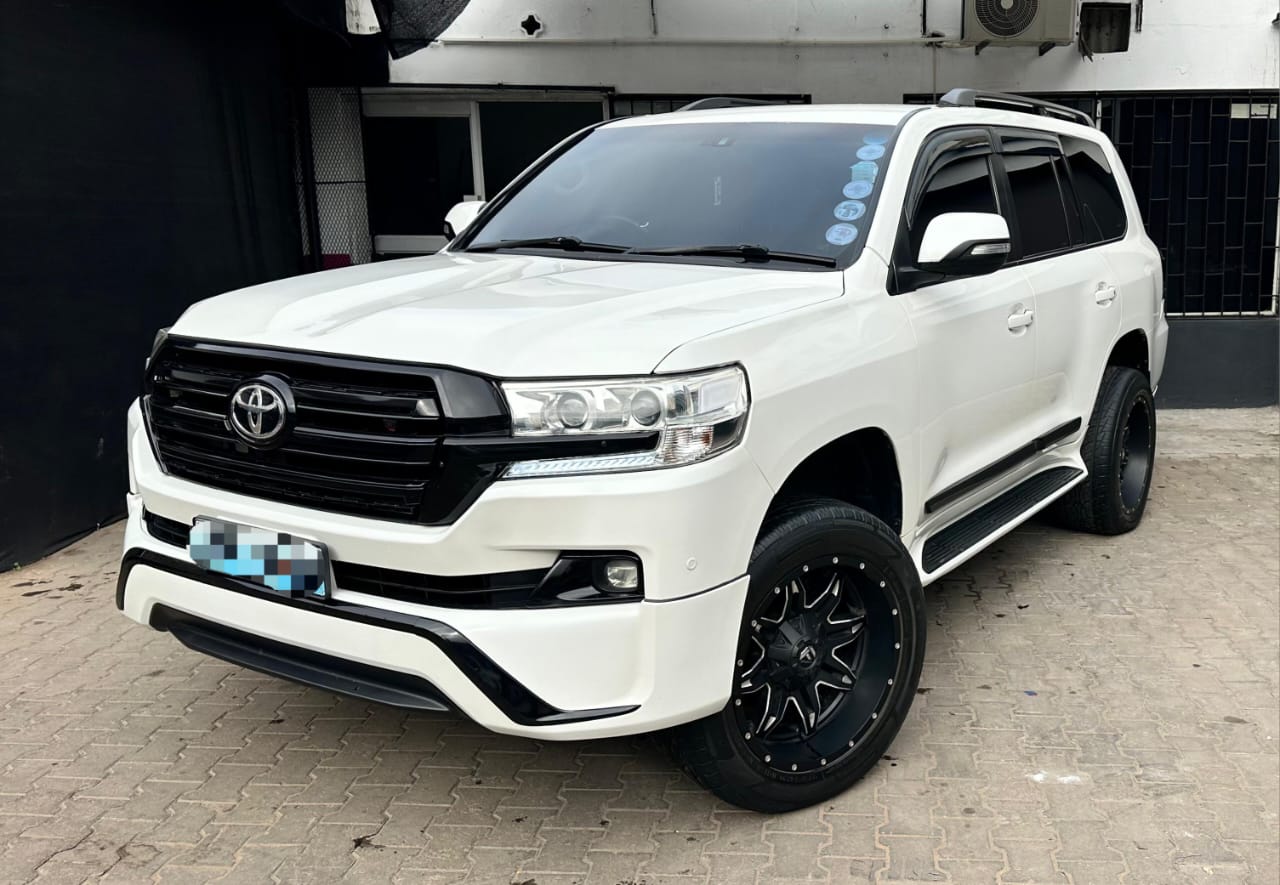 TOYOTA LAND CRUISER