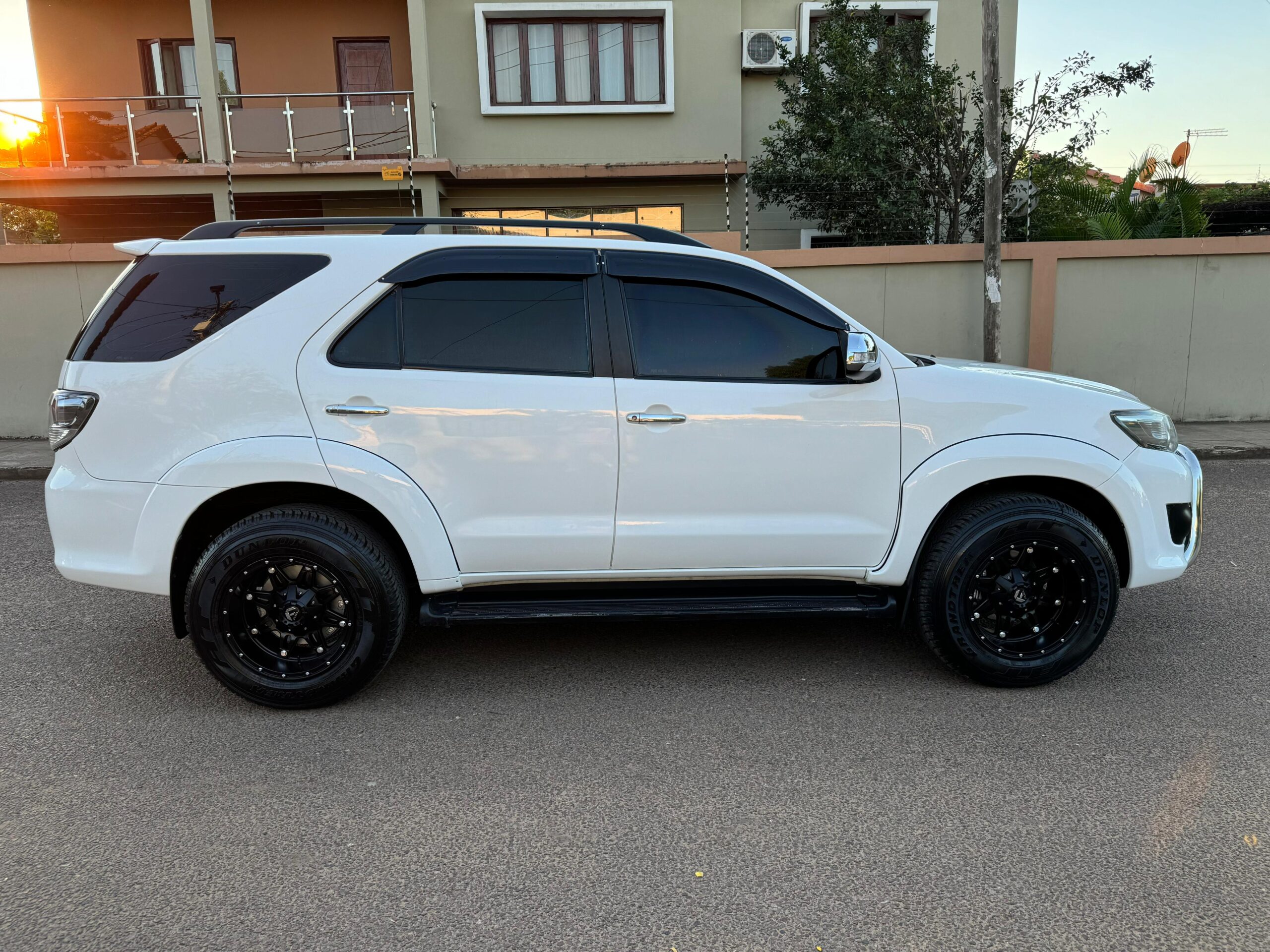 TOYOTA FORTUNER