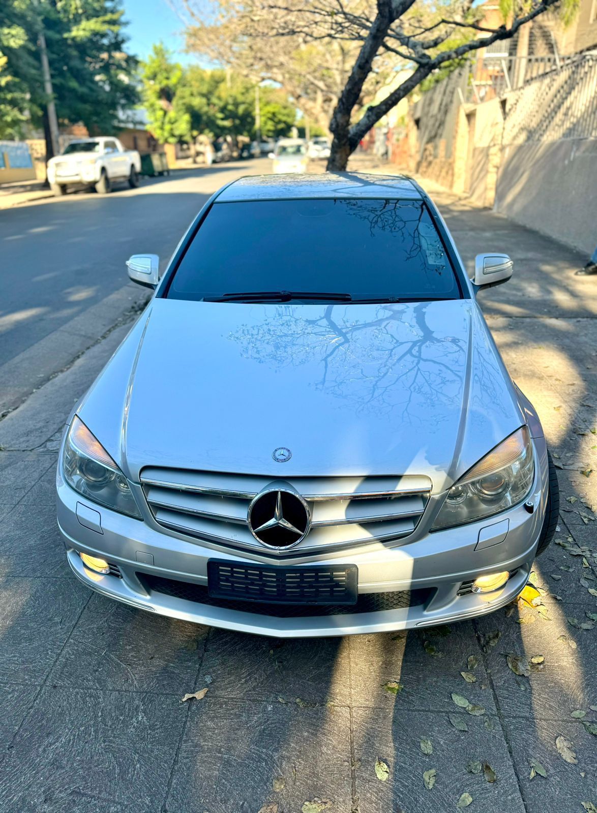 MERCEDES-BENZ C200