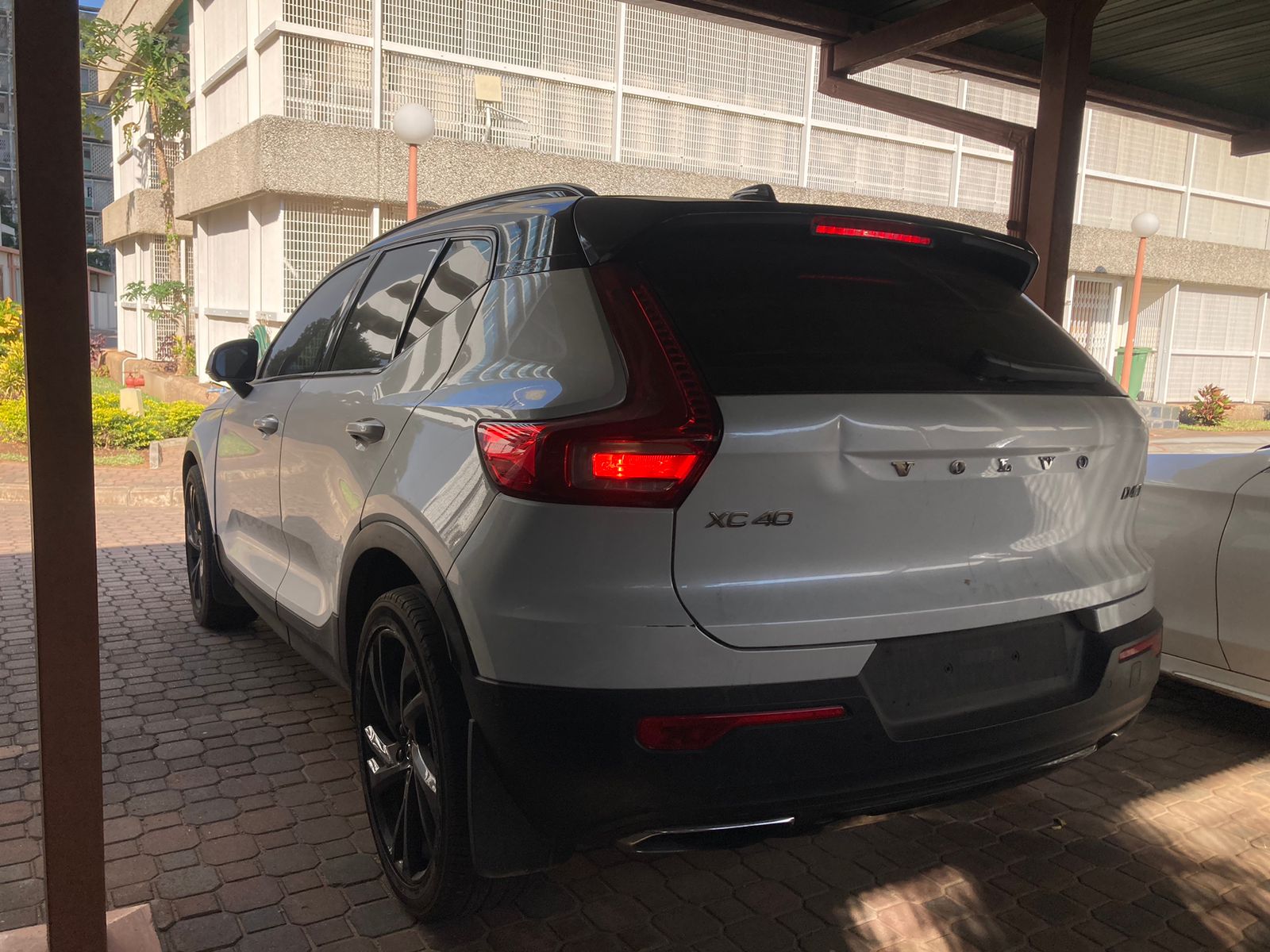 VOLVO XC40 R-Design