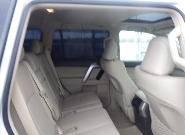 
								TOYOTA LAND CRUISER PRADO full									