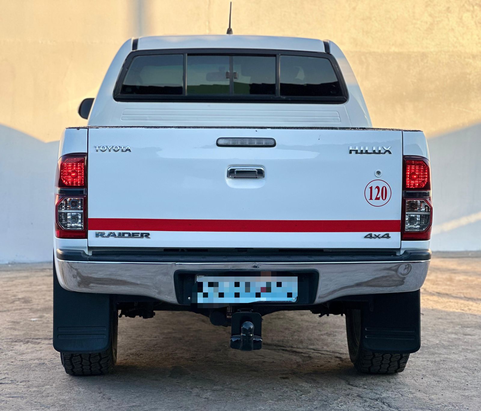 *TOYOTA HILUX RAIDER*