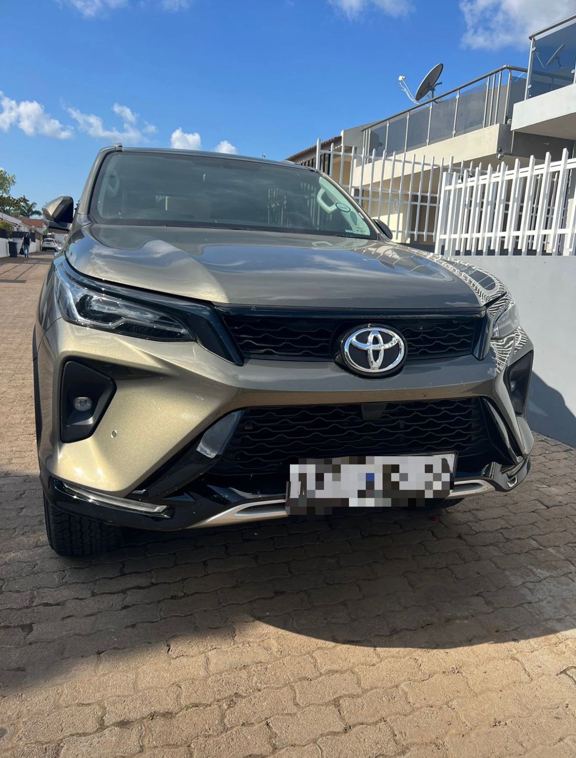 TOYOTA FORTUNER