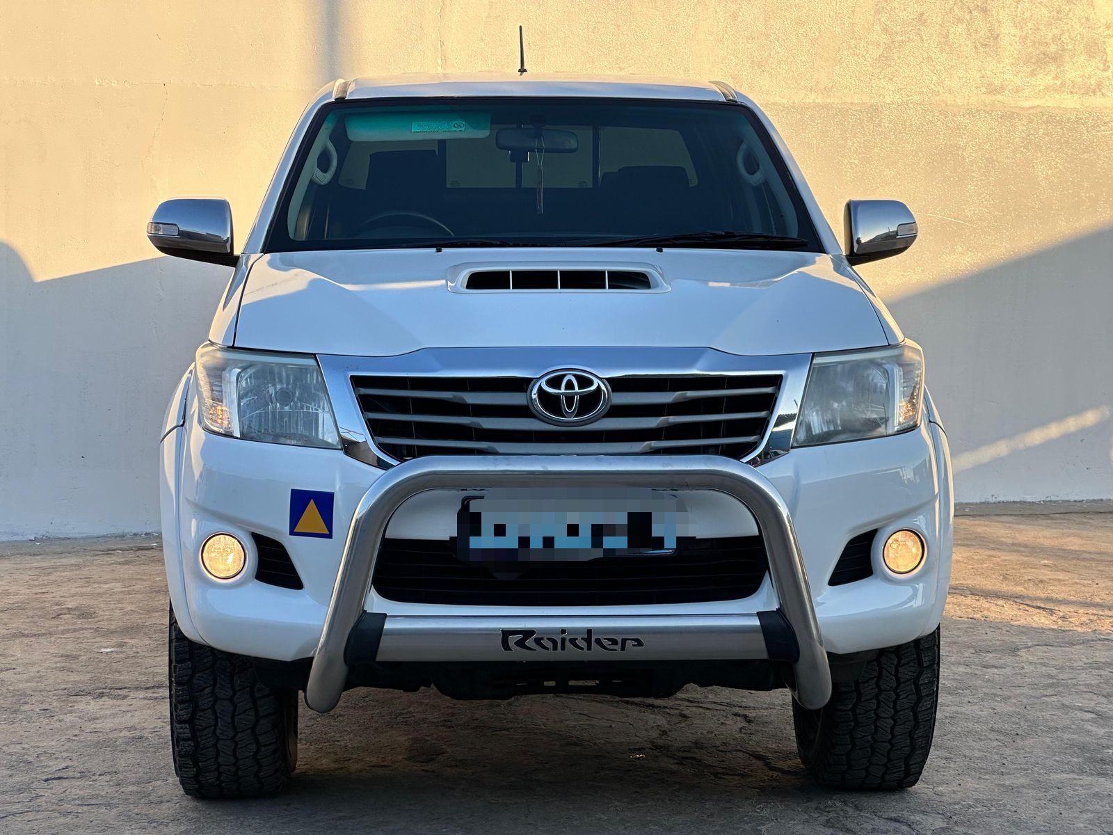 *TOYOTA HILUX RAIDER*