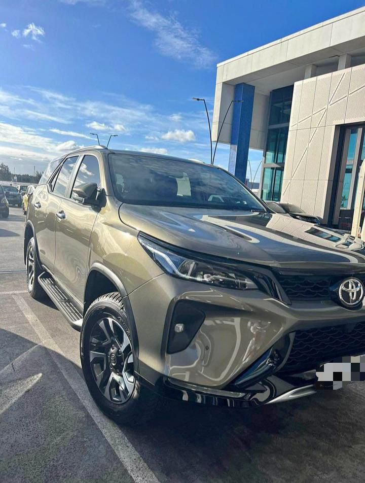 TOYOTA FORTUNER