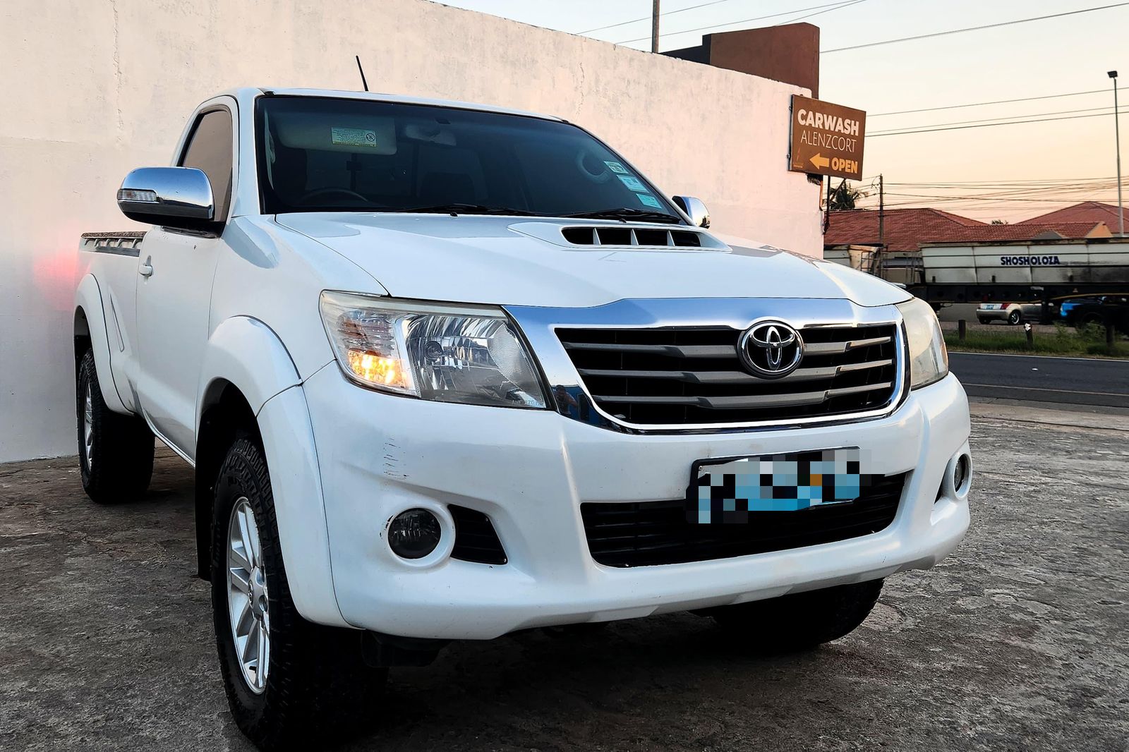 TOYOTA HILUX RAIDER