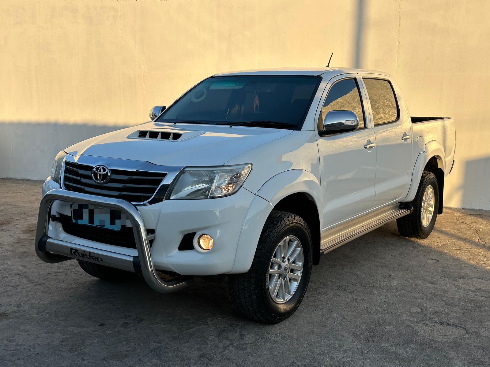 *TOYOTA HILUX RAIDER*