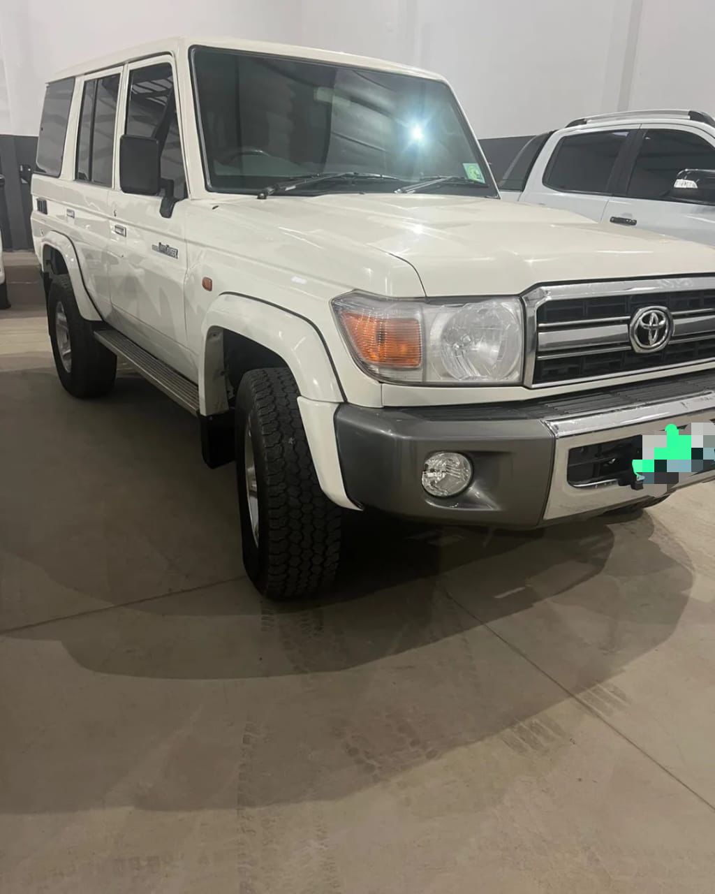 TOYOTA LAND CRUISER HZ