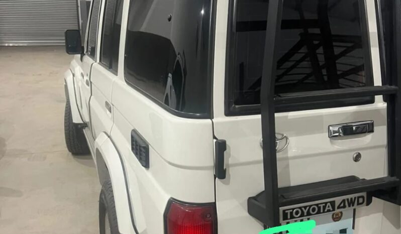 
								TOYOTA LAND CRUISER HZ full									