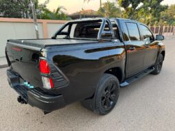 
										TOYOTA HILUX full									