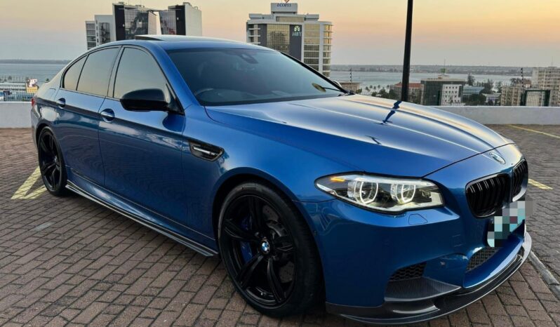 
								BMW M5 full									