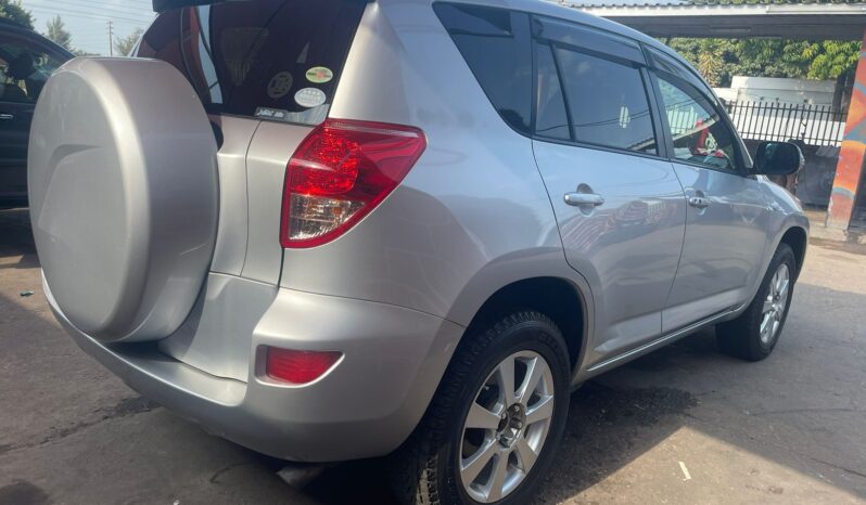 
								TOYOTA RAV4 full									