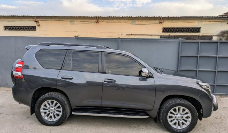 
								TOYOTA LANDCRUISER PRADO full									