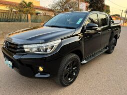 
										TOYOTA HILUX full									