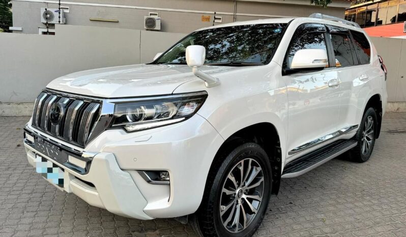 
								TOYOTA LAND CRUISER PRADO full									