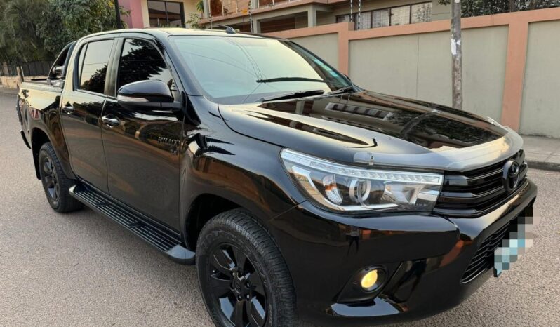 
								TOYOTA HILUX full									