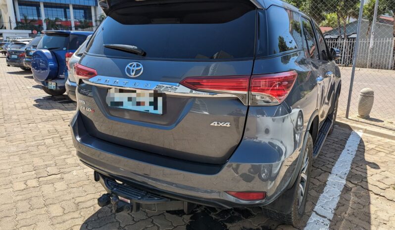 
								TOYOTA FORTUNER full									