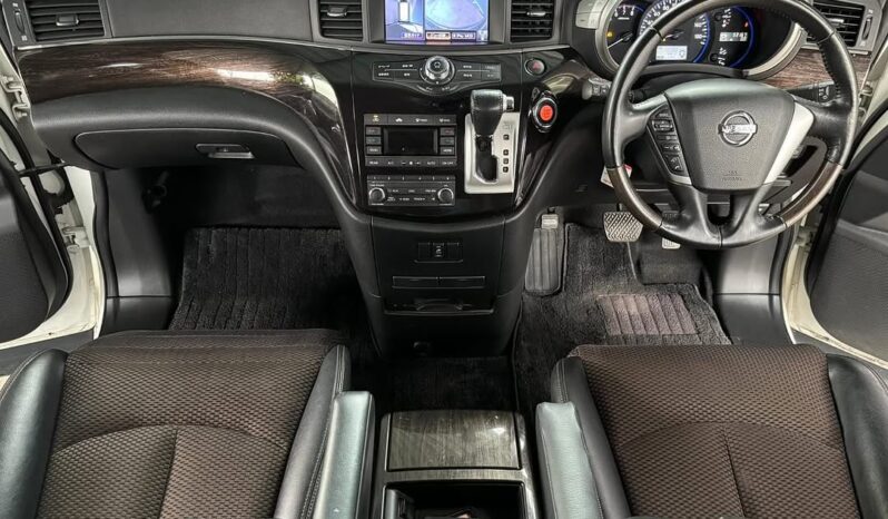 
								NISSAN ELGRAND 250 full									