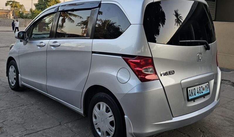 
								HONDA FREED full									