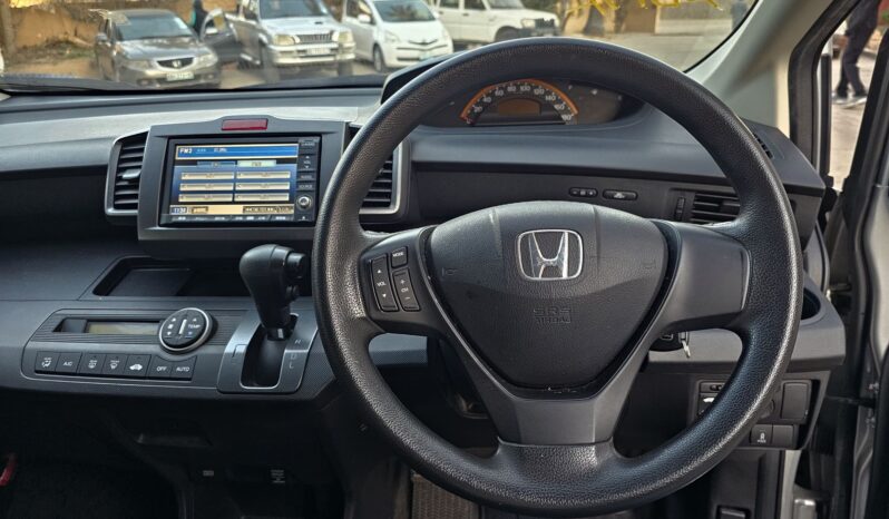 
								HONDA FREED full									