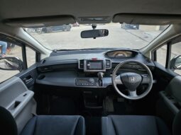 
										HONDA FREED full									