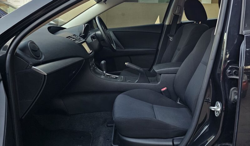 
								MAZDA AXELA full									