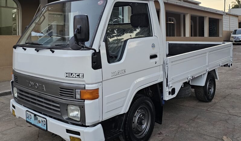 
								TOYOTA HIACE full									