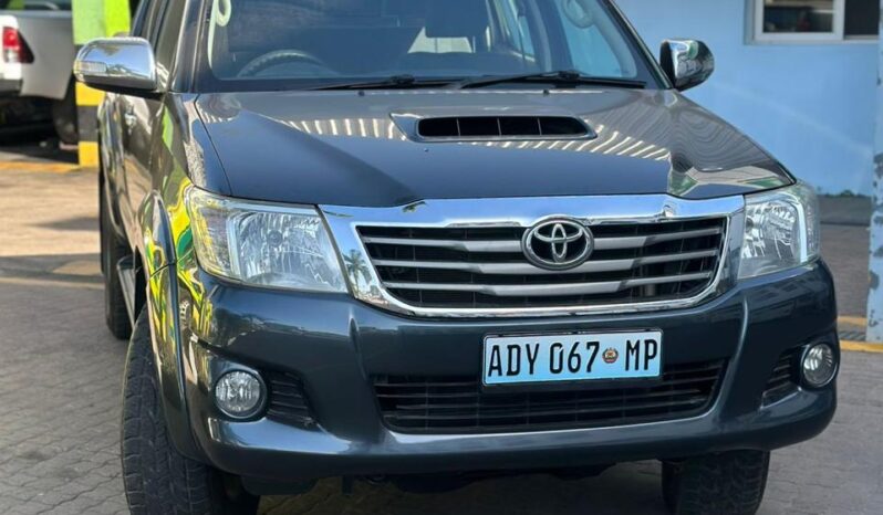
								TOYOTA HILUX RAIDER full									