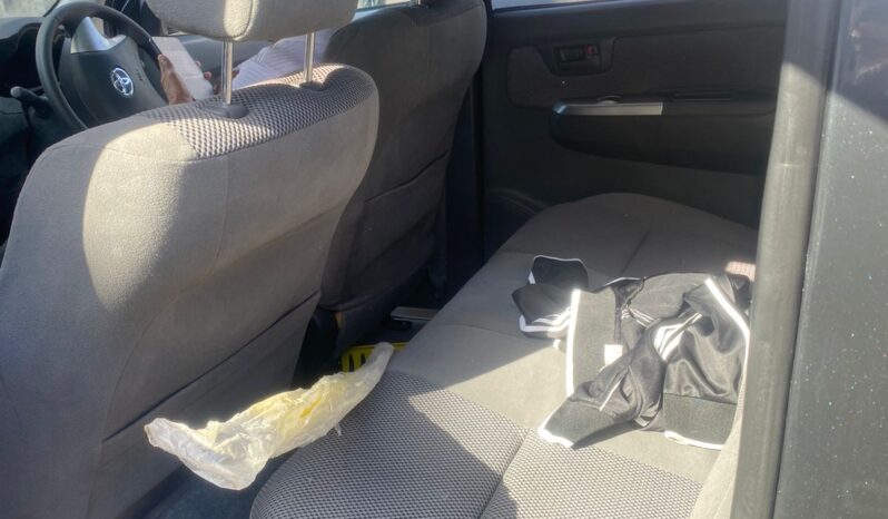 
								TOYOTA HILUX RAIDER full									