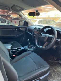 ISUZU DMAX