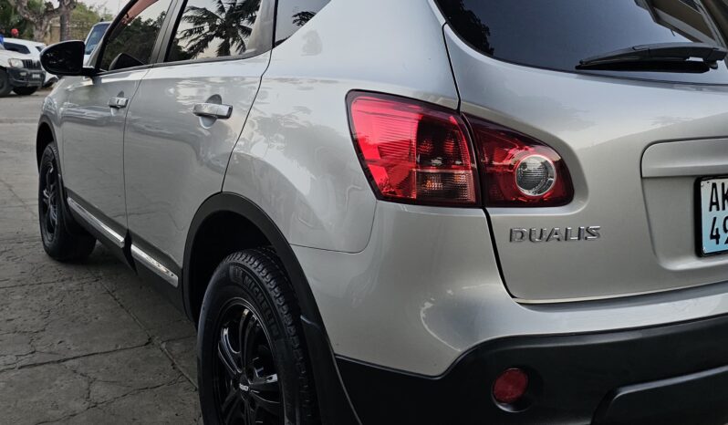 
								Nissan dUALIS full									