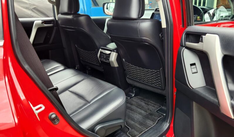 
								TOYOTA LAND CRUISER PRADO full									