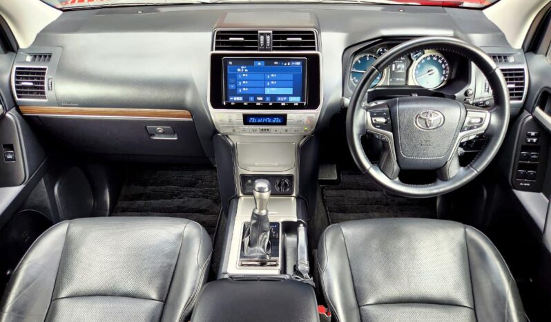 
								TOYOTA LAND CRUISER PRADO full									