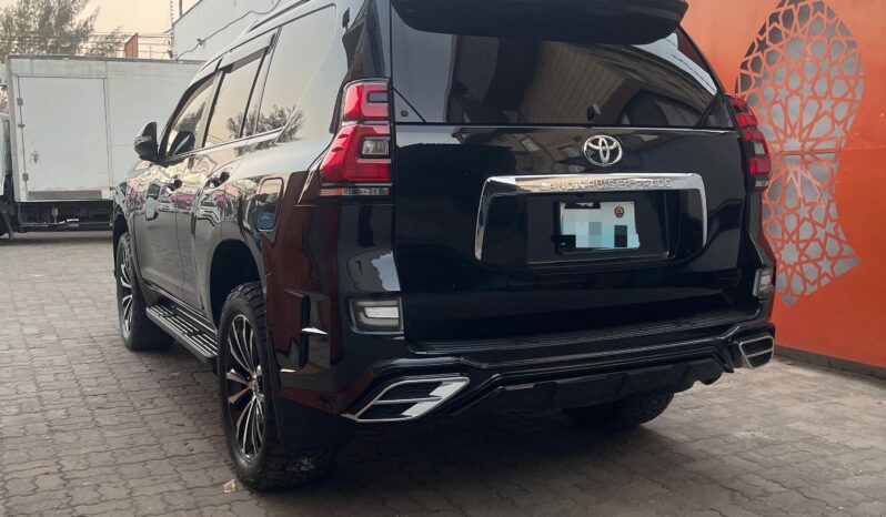 
								TOYOTA LAND CRUISER PRADO full									