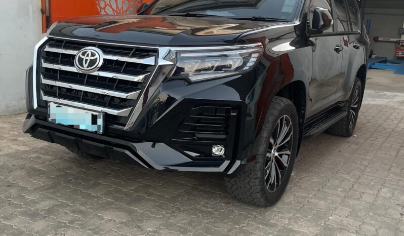 
								TOYOTA LAND CRUISER PRADO full									